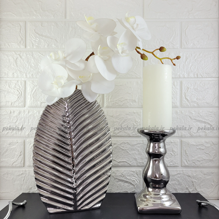 گلدان برگ بیضی نقره ای